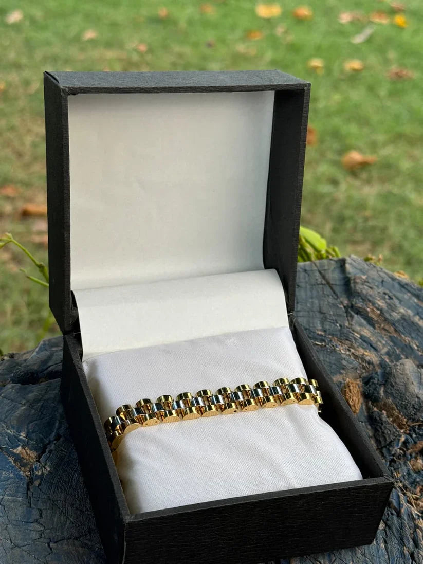 Beautiful Bracelet + Free Ring Just 1050!